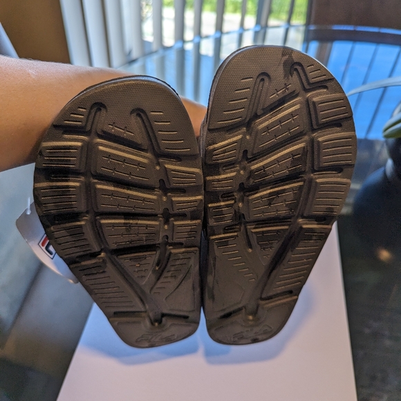 Boys Slides size 7 lot - Picture 9 of 16